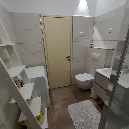And Knez Hiša za goste