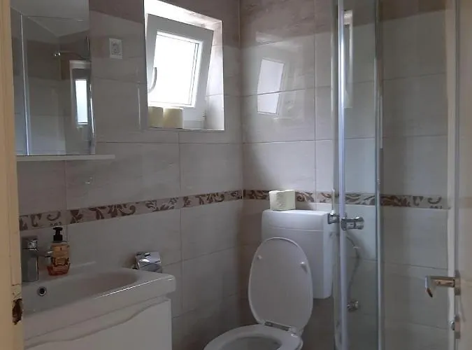 And Knez ゲストハウス 3*