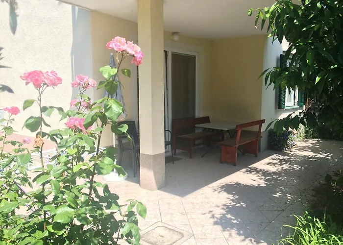 ゲストハウス And Knez 3*