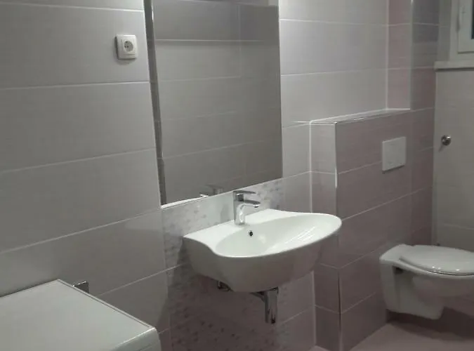 And Knez ゲストハウス 3*