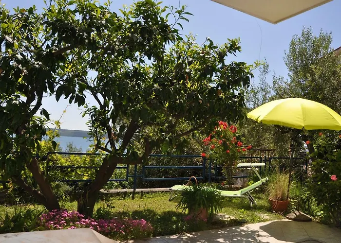 And Knez ゲストハウス ポルトローシュ