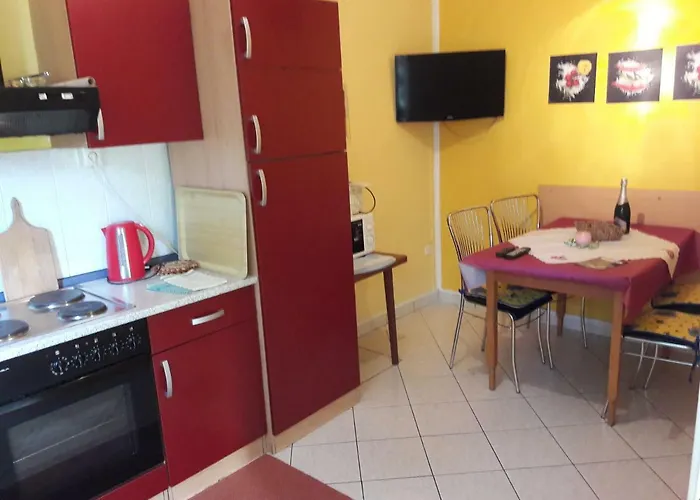 And Knez ゲストハウス 3*